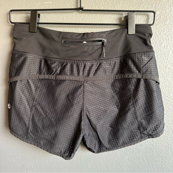 Lululemon black mesh workout shorts size 4 - Picture 4 of 5